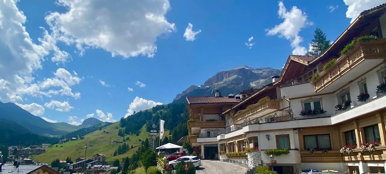 Dolomites Base Camp Hotel Olympia Arraba